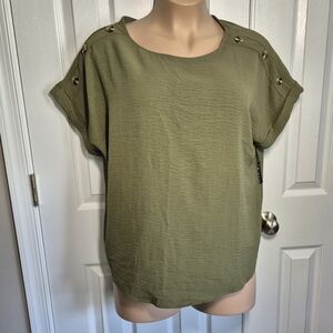 NWT 3rd+Malt Olive Green Short Sleeve Top With Tortoise Shell‎ Buttons Womens 2X